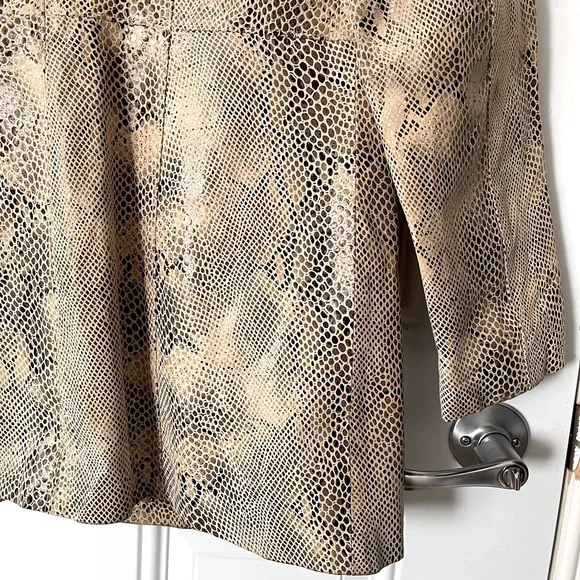 Snake 🐍 jacket XS - Picture 10 of 17